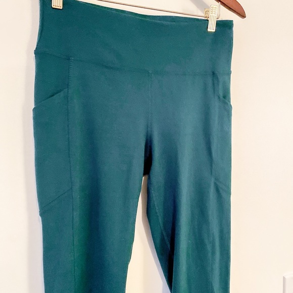 Balance Collection Green Workout Crop Pants - Picture 3 of 6